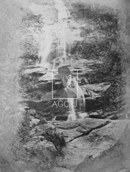 	Vista da cascatinha na Floresta da Tijuca	